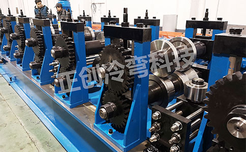 汽車(chē)車(chē)廂板設(shè)備定制需注意什么？